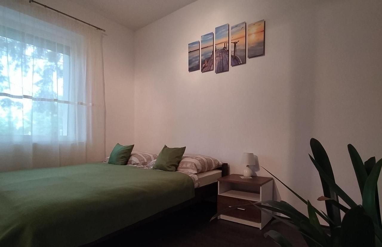 Elizabeth Vendeghaz Balatonfuzfon A Strandnal ภายนอก รูปภาพ